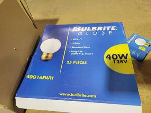 lot 29044 image: Assorted Globe Bulbs