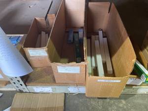 lot 29053 image: assorted tubular and chandelier bulbs