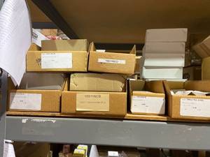 lot 29075 image: assorted round small bulbs