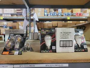 lot 29079 image: Assorted LED Dimmable Light Bulbs