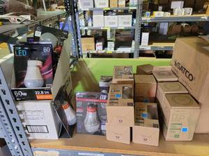 lot 29088 image: LED Light Bulbs
