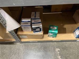 lot 29116 image: assorted halogen bulbs
