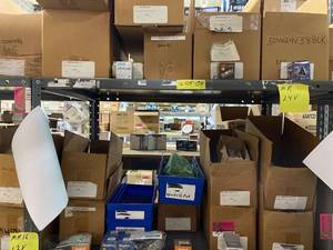 lot 29132 image: assorted halogen bulbs