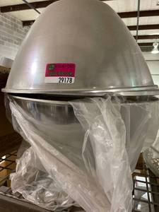 lot 29178 image: High bay Reflectors