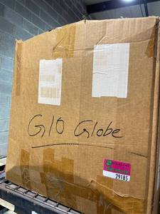 lot 29185 image: 50 Glo Globe