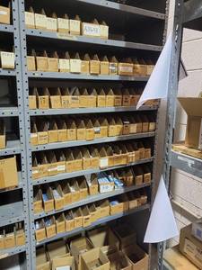 lot 29190 image: Assorted Mini Bulbs