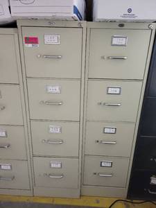 lot 29252 image: (2) Beige 4 Drawer File Cabinets