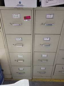 lot 29253 image: (2) Beige 4 Drawer File Cabinets