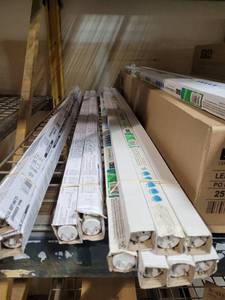 lot 29264 image: LED Tube Bulbs