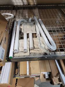 lot 29270 image: Fluorescent Bulbs