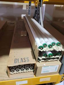 lot 29281 image: Fluorescent Bulbs