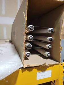 lot 29282 image: Fluorescent Bulbs