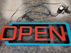 lot 31515 image: Open Sign