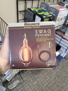 lot 31522 image: Light bulbs, Adaptors and Candles
