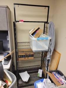 lot 31545 image: Rolling Display Rack