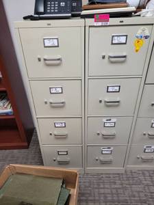 lot 31559 image: 2 File Cabinets