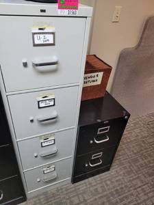 lot 31563 image: 1 tall file Cabinets and 1 short