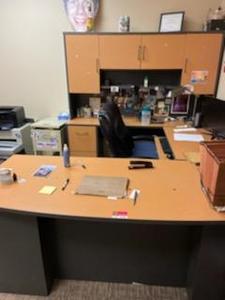 lot 31567 image: U-Shaped Office Desk