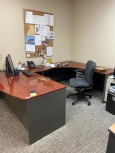 lot 31568 image: U-Shaped Office Desk