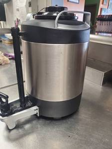 lot 2 image: Curtis Coffee warmer