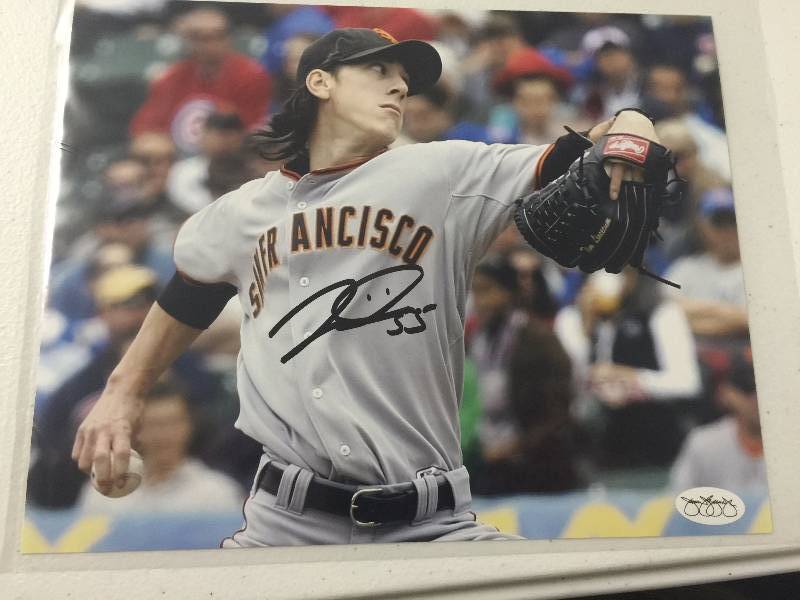 lot 1007 image: Signed 8x10 photograph of San Francisco Giants Tim Lincecum (James Spence Authentication JSA)