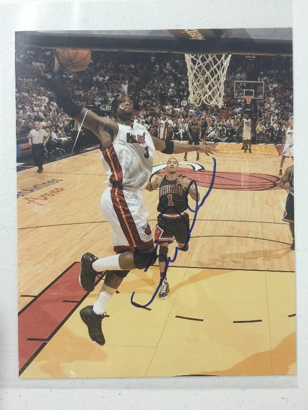 lot 1013 image: Signed 8x10 Photograph Dwyane Wade Miami Heat Guard
