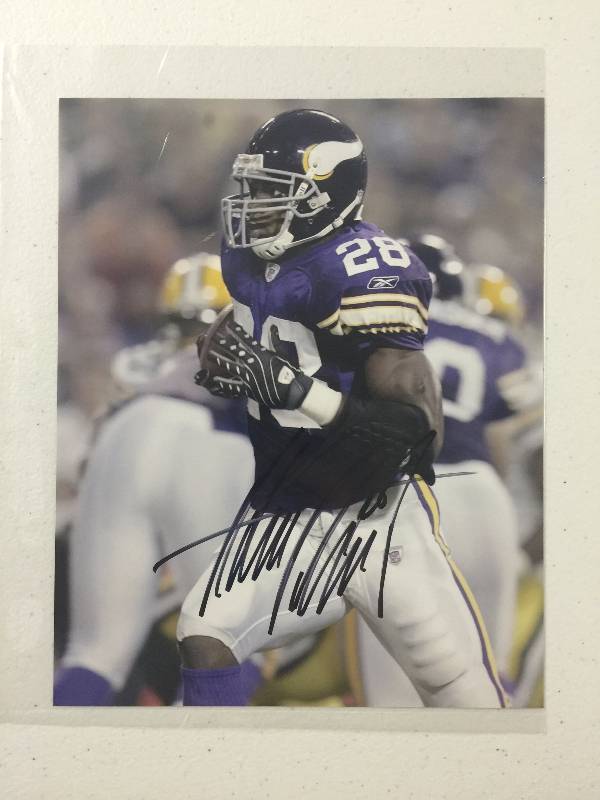 lot 1023 image: Signed 8x10 Photograph Adrian Peterson Minnesota Vikings Running Back