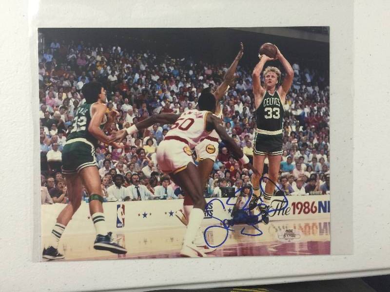lot 1024 image: Signed 8x10 Photo of Larry Bird Boston Celtics