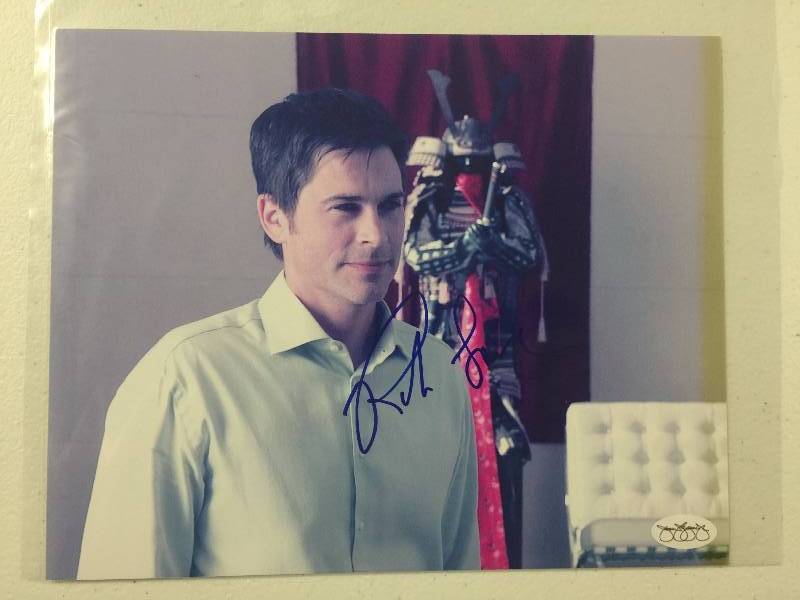 lot 1026 image: Signed 8x10 Photograph Actor Rob Lowe (West Wing, Outsiders, Brat Packer)
