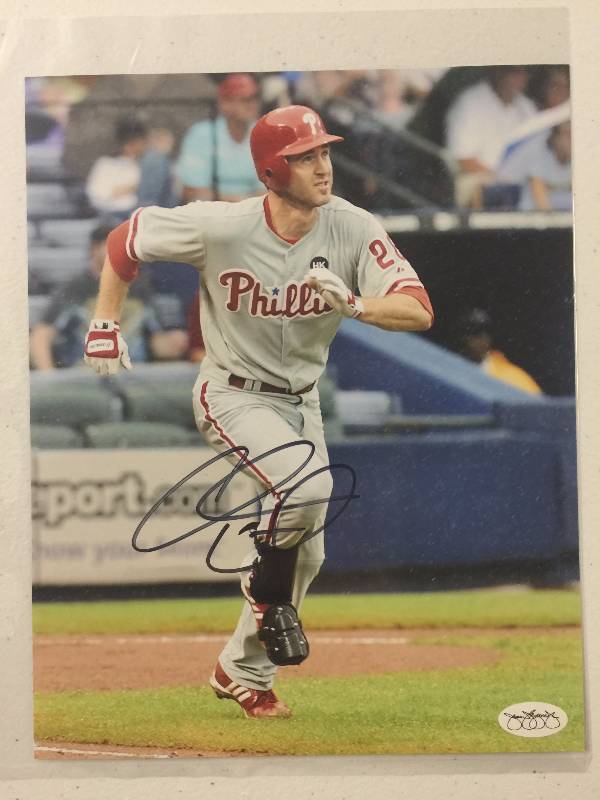 lot 1028 image: Signed 8x10 Photo Chase Utley 2nd Baseman Philadelphia Phillies