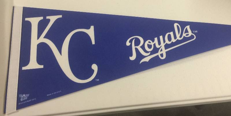 lot 1124 image: Kansas City Royals Pennant & Circle Felt Logo Hanger