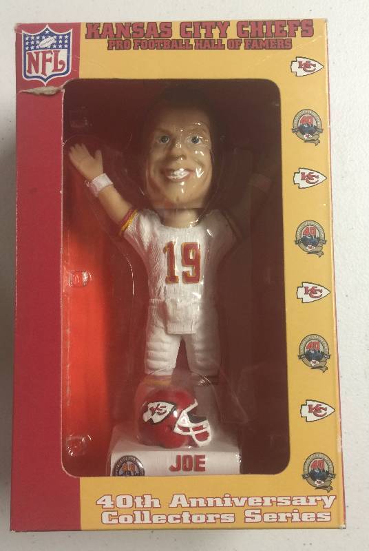 lot 1137 image: Joe Montana Kansas City Chiefs 40th Anniversary Bobble Head