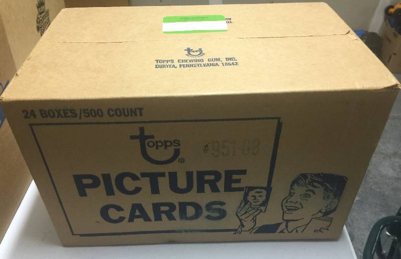 lot 1149 image: 1988 Topps Vending Case of 24 Boxes of 500 MINT Cards each 12,000 Total Cards