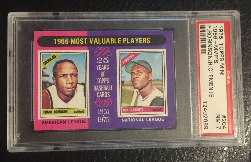 lot 1229 image: NEAR MINT 1975 Topps Mini Roberto Clemente & Frank Robinson MVPs Baseball Card