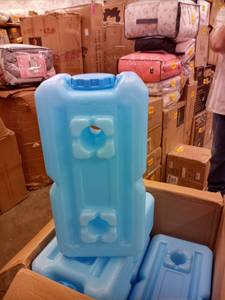 lot 34329 image: water brick ice cooler jugs blue 8pc