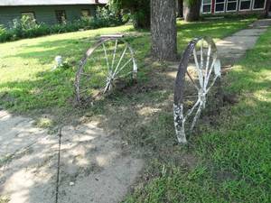 lot 38004 image: Pair of Wagon Wheels