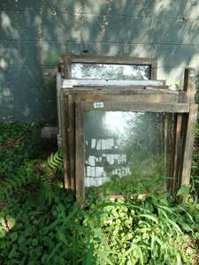 lot 38010 image: Lot of Windows in Wood Frames