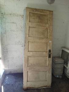 lot 38016 image: Lot of 2 Wood Doors