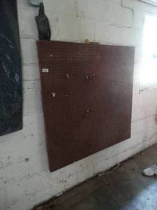 lot 38026 image: Square Peg Board