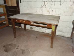 lot 38028 image: Wood shop table