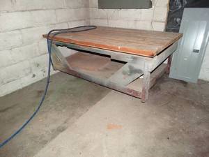 lot 38030 image: Wood shop table