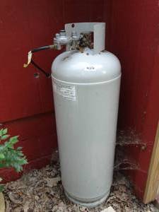 lot 38141 image: Large Propane Tank