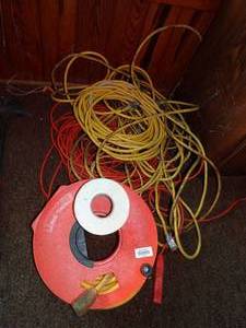 lot 38152 image: Lot of Extension Cords