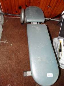 lot 38156 image: Weight Bench with Bar and 4 Weights