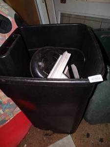 lot 38081 image: Trash can