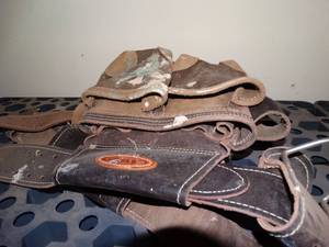 lot 38100 image: Tool belt & misc.