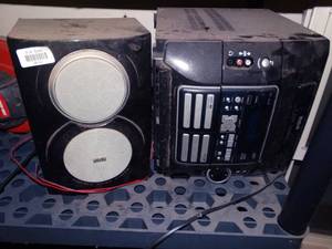 lot 38106 image: Stereo & speaker