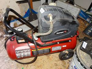 lot 38129 image: 8-Gallon Powermate Vx Air Compressor