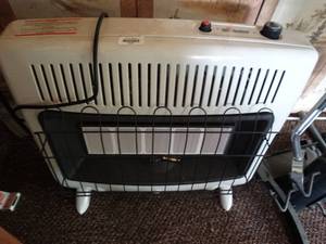 lot 38293 image: Portable Mr. Heater