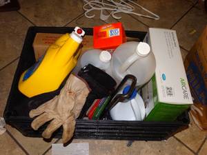 lot 38267 image: Lot of various cleaning supplies